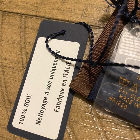 Louis Vuitton scarf - Picture 2 of 6